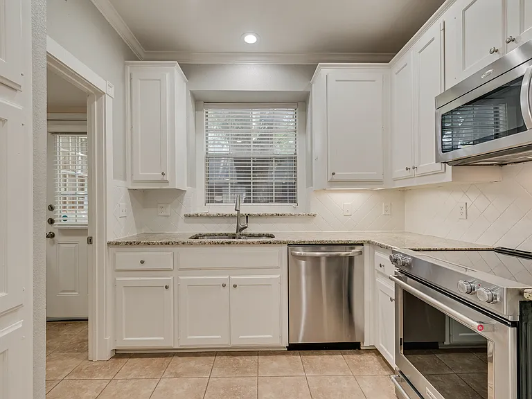 4641 Reunion Dr — Photo 10