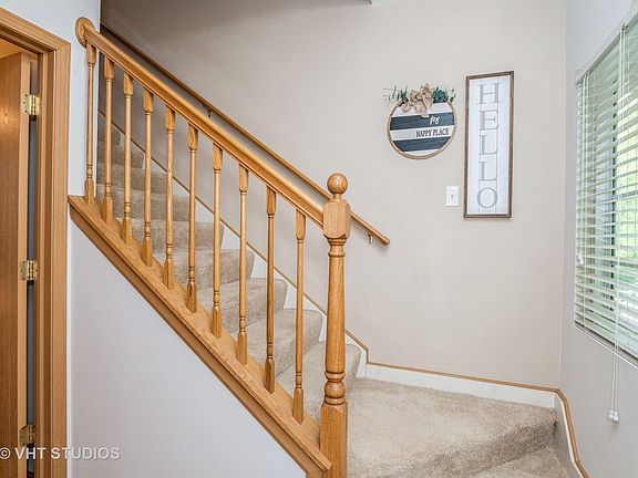 3rd image of 631 Windsor Dr #5C