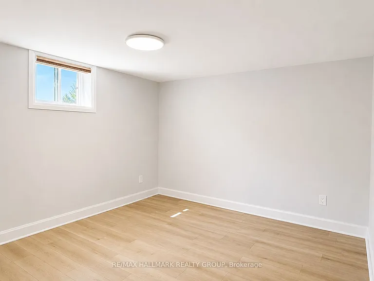 735 Borthwick Ave — Photo 8