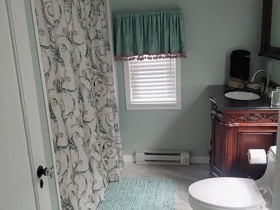 5th image of 46 Westminster Dr
