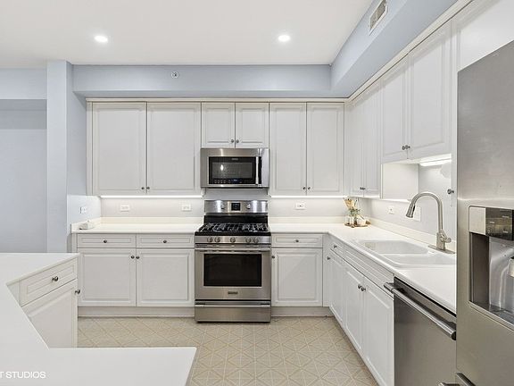 5th image of 8400 Callie Ave #D-411
