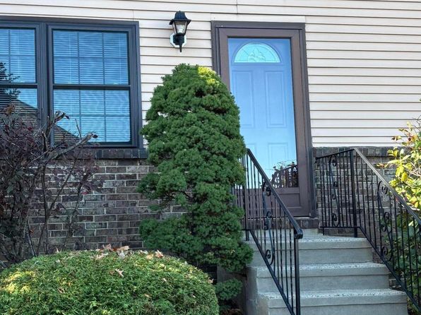 159 Village Green Way