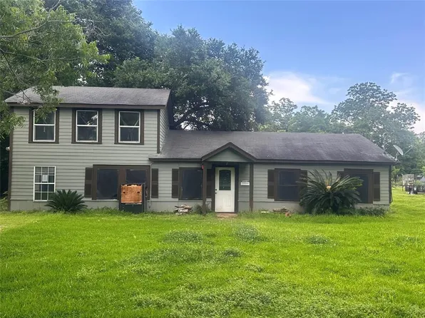 781 Arbor St, Clute, TX 77531
