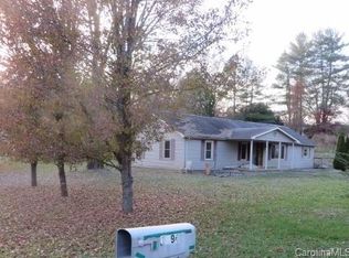 1094 Sain Rd, Hickory, NC 28602