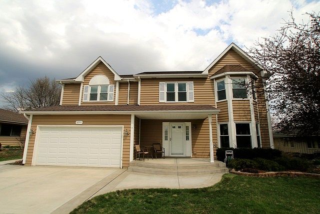1st image of 871 Brewster Ln