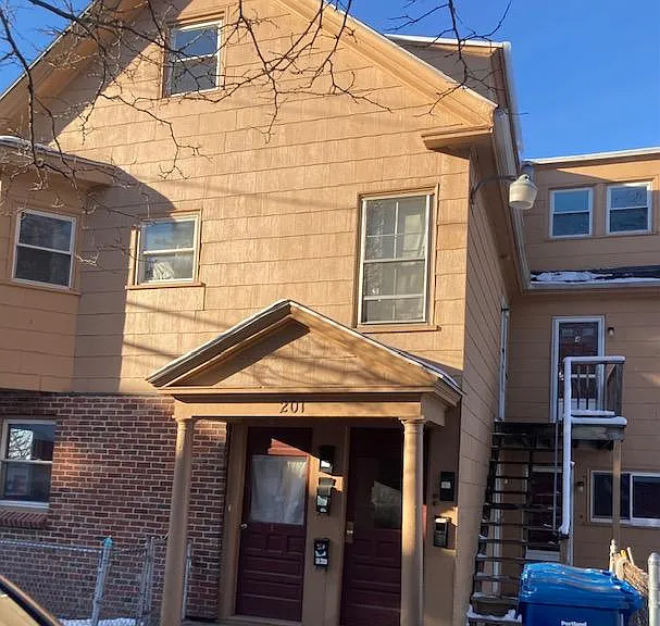 Exterior of building - 5 units.