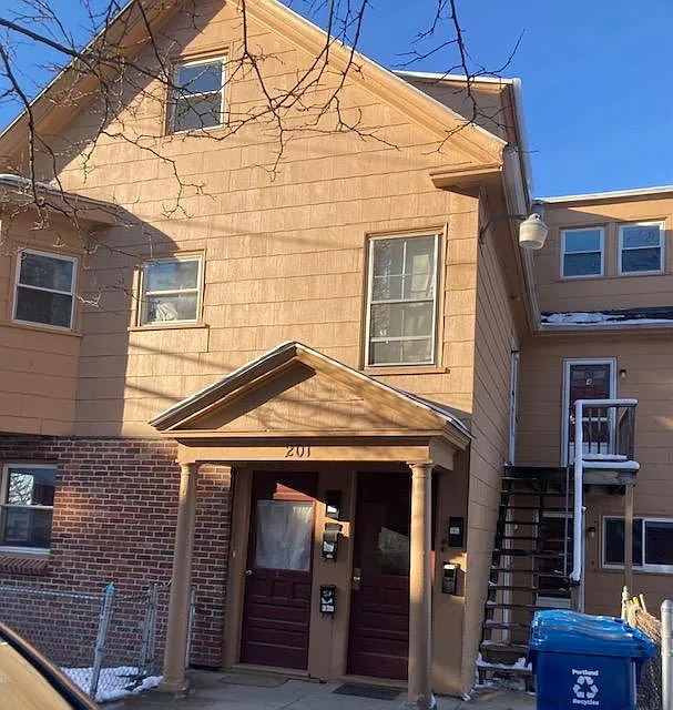 Exterior of building - 5 units.