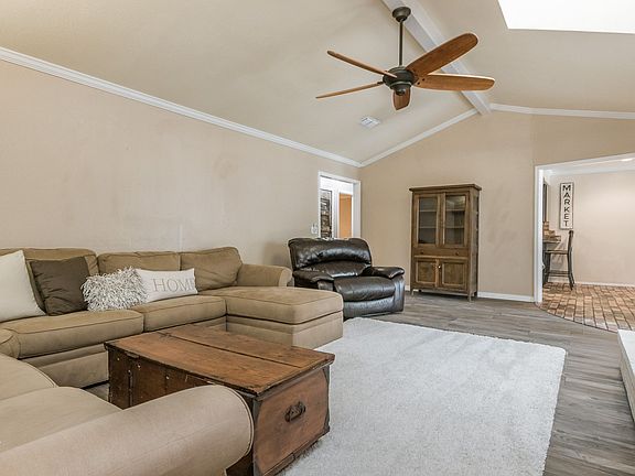 3rd image of 6913 Andover Dr