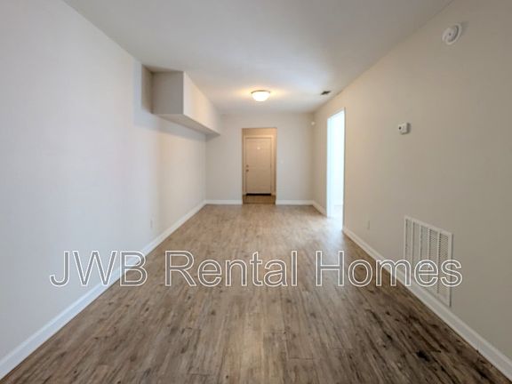 5th image of 461 W 58th St
