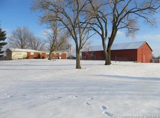 1161 Hollace Chastain Rd, Mitchell, IN 47446