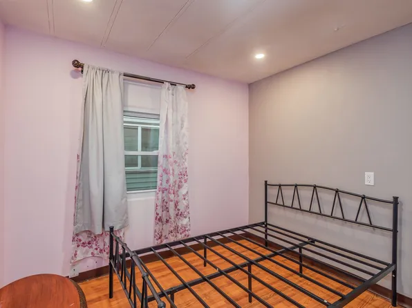 190 West 24th Street image 10 of 21