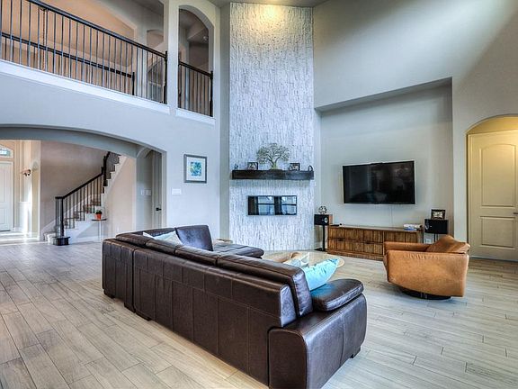 5th image of 66 Shallowford Pl