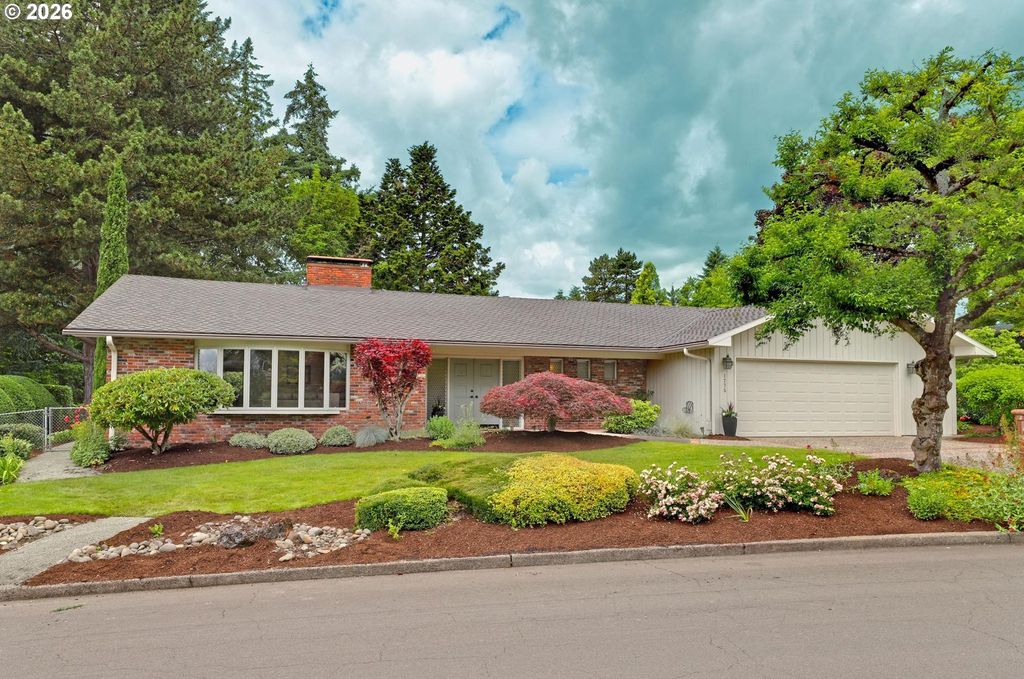 1275 SW Orinda Way, Portland, OR 97225 home