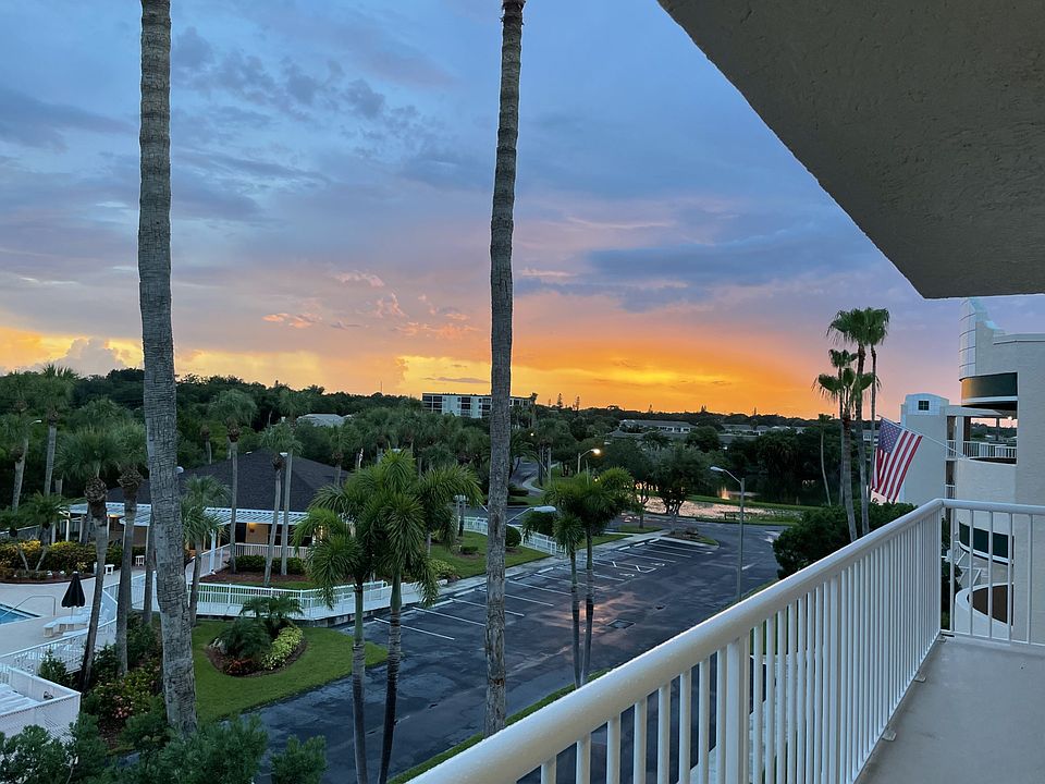 Enjoy beautiful sunsets and sunrises.
