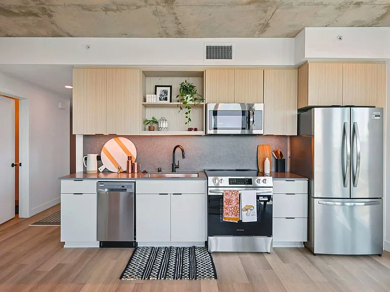 Rainford Apartments — Photo 9