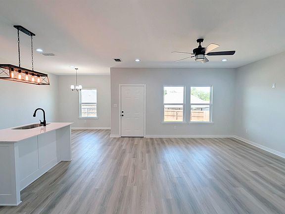 5th image of 203 Toro Dr