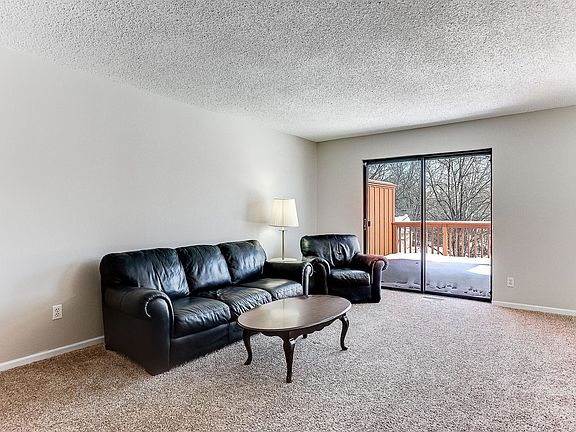 2nd image of 1646 City View Dr Unit 19