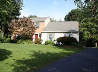 1717 Crossfield Dr, Lancaster, PA 17603