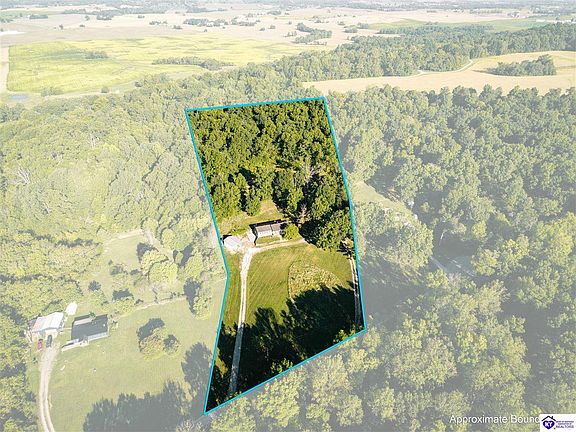 2nd image of 425 Tucker Ln