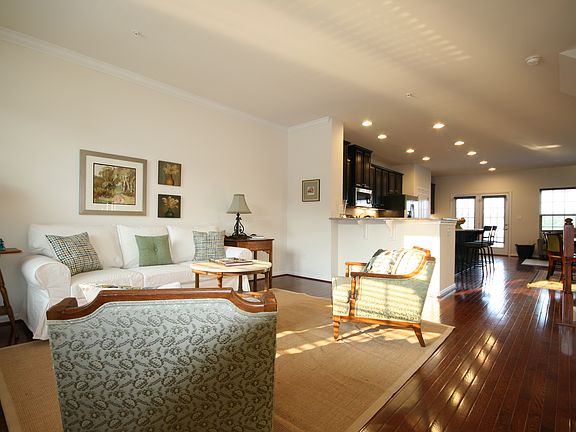 3rd image of 1251 Goldenrod Dr