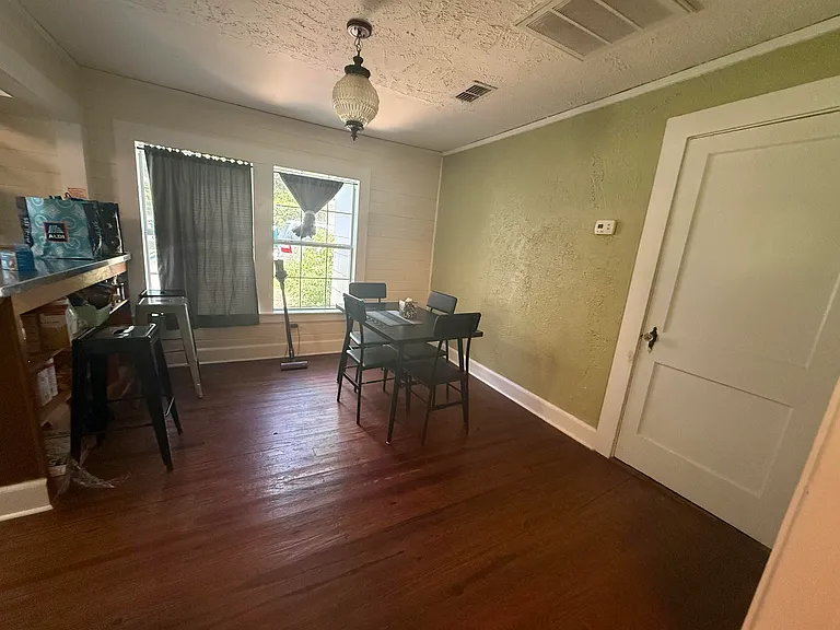 846 W Brevard St — Photo 9