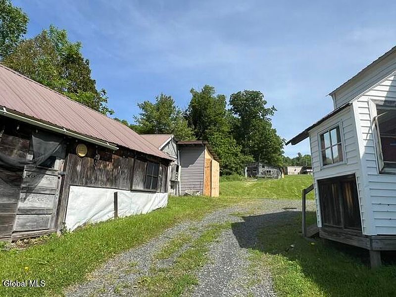 3rd image of 2527 County Road 18