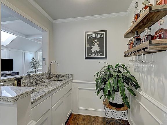 2nd image of 2041 Belgium Dr