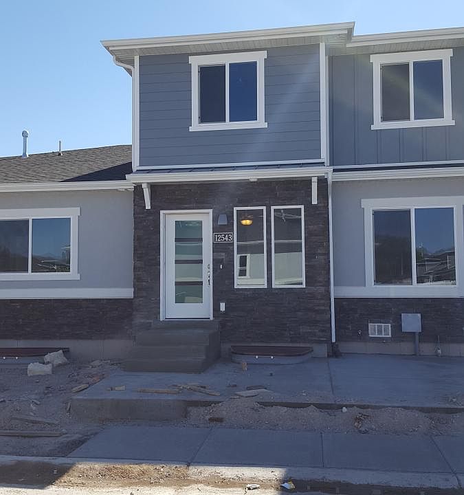 Beautiful Brand New Townhouse