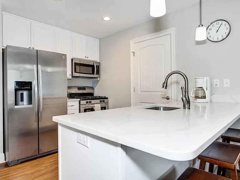609 N Reus St — Photo 10