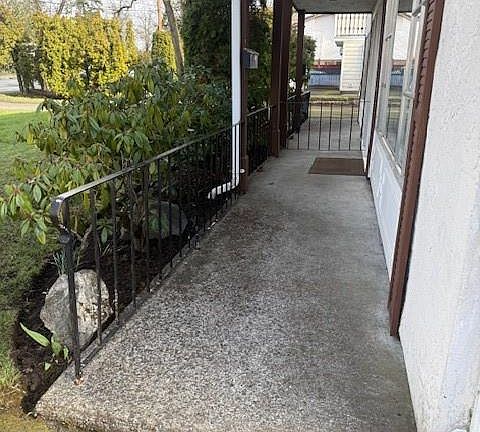 3rd image of 1725 B Feltham Rd #A & B