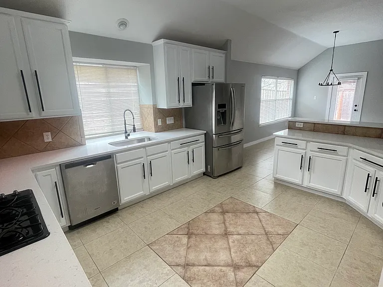 8375 Towne Bridge Dr — Photo 9