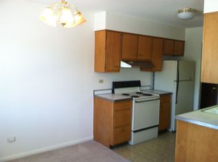 631-651 N Busse Hwy #641-B2, Park Ridge, IL 60068