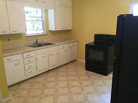 4th image of 634 N Hayford Ave