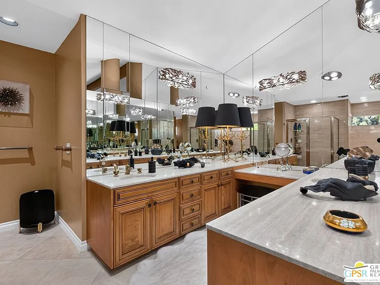 216 Kavenish Dr — Photo 19
