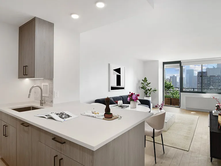 200 W 60th St #16A — Photo 7