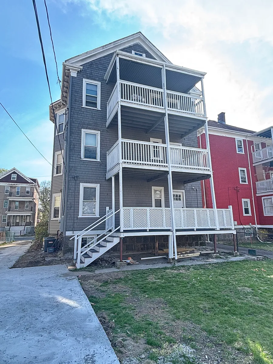 Building Photo - 46 Evelyn St #2