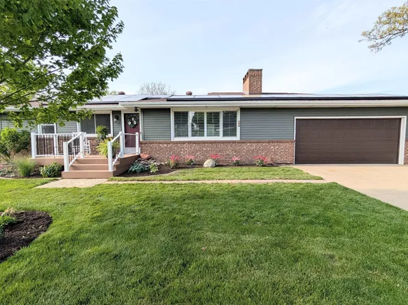 506 Hillcrest Dr, Washington, IL 61571