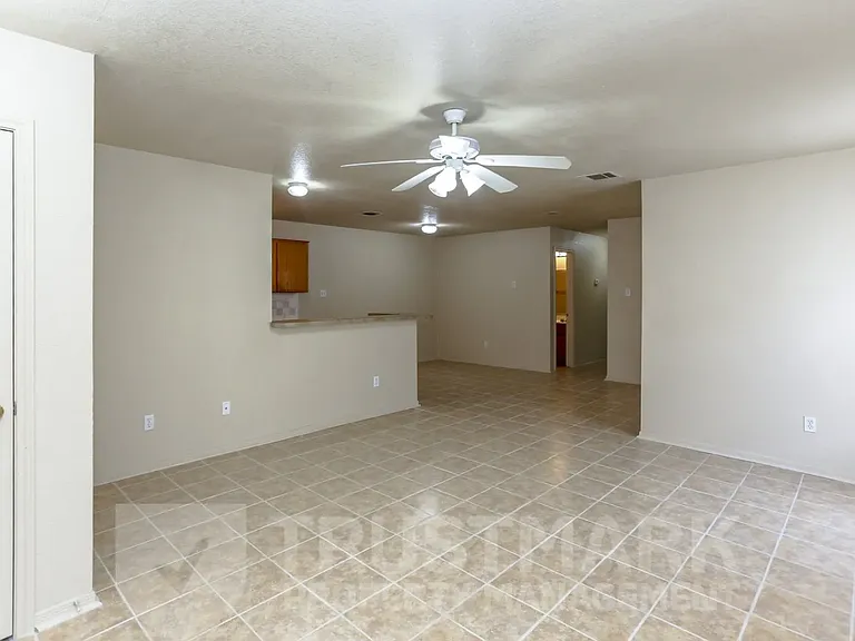 932 Maplewood St #B — Photo 20