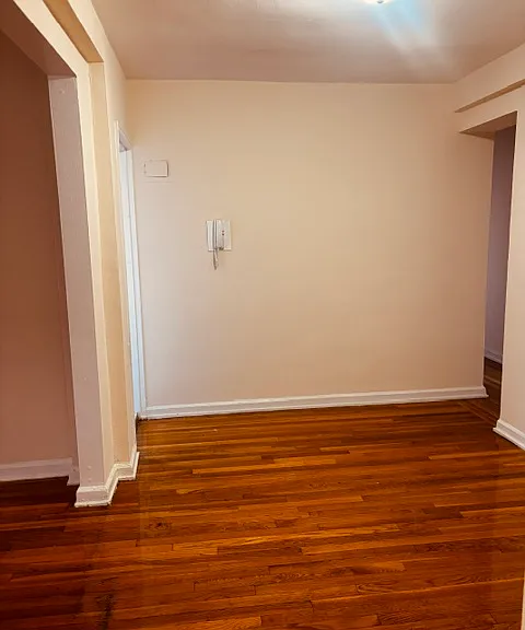 140-57 Burden Cres #5C — Photo 4
