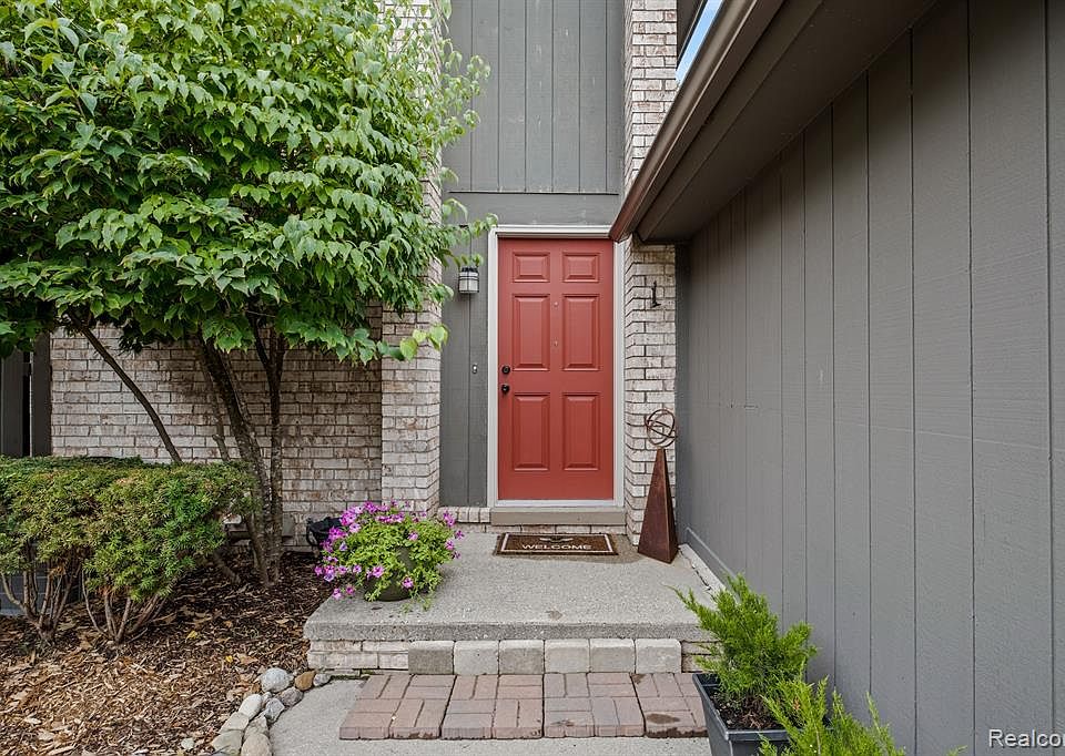 41350 Woodward Ave APT 1, Bloomfield Hills, MI 48304 MLS 20230072881