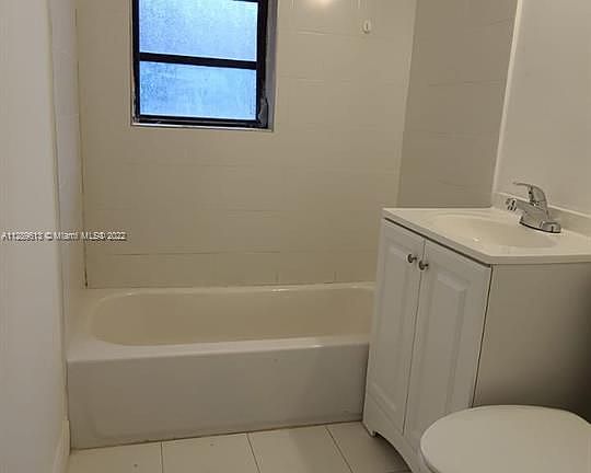 3rd image of 10210 Jamaica Dr