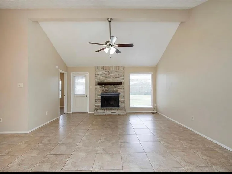 5815 Heather St — Photo 4