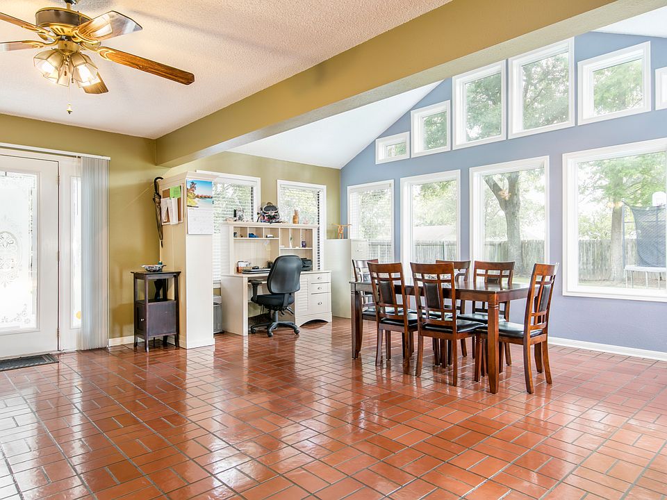 1st image of 307 Pine Valley Dr