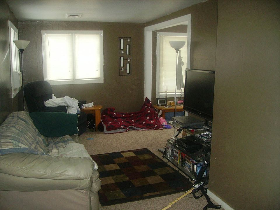 Living Room - looking toward dining room