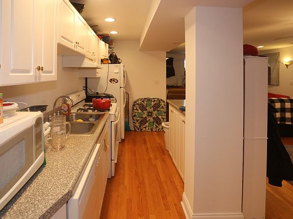 2nd image of 1436 W Belle Plaine Ave #I