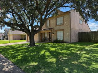 9806 Brookside Dr, La Porte, TX 77571