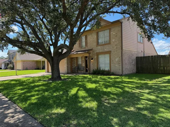 9806 Brookside Drive, La Porte, TX 77571