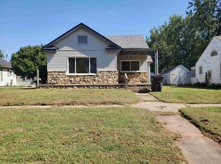 1112 N 4th St, Arkansas City, KS 67005