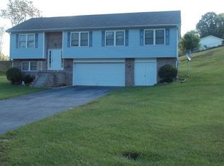 213 Glacier Ln, Princeton, WV 24740