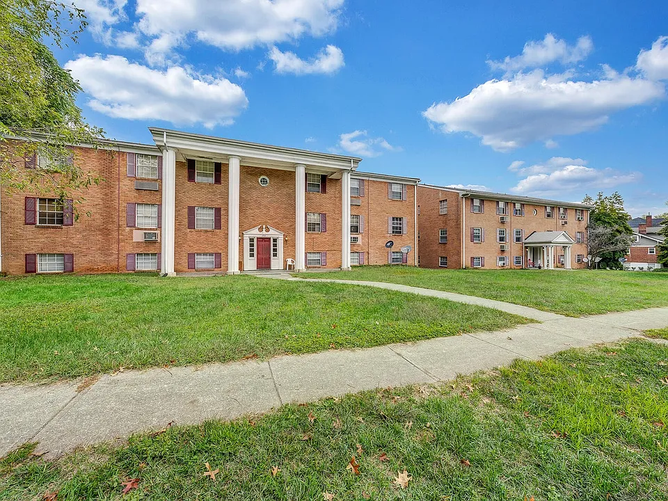 Grandin Court Apartments